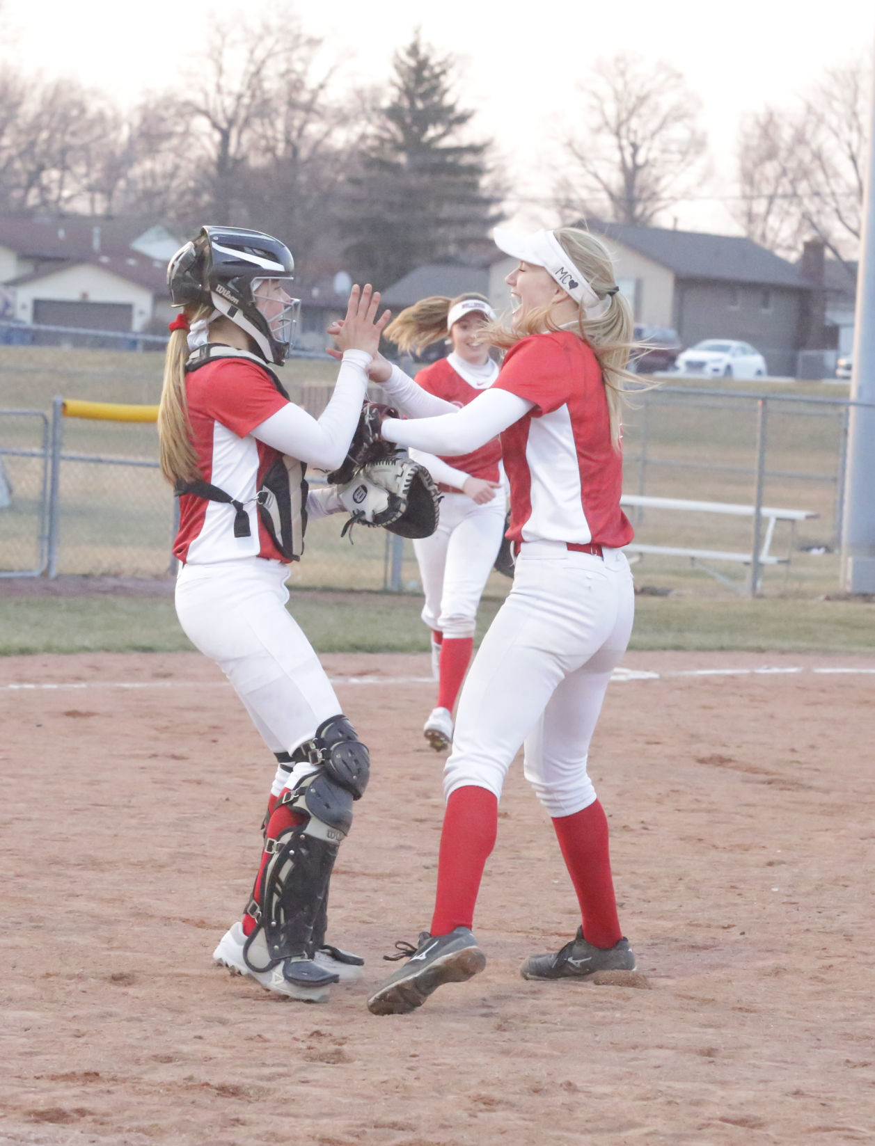 Gallery Bulldogs vs Trojans in softball